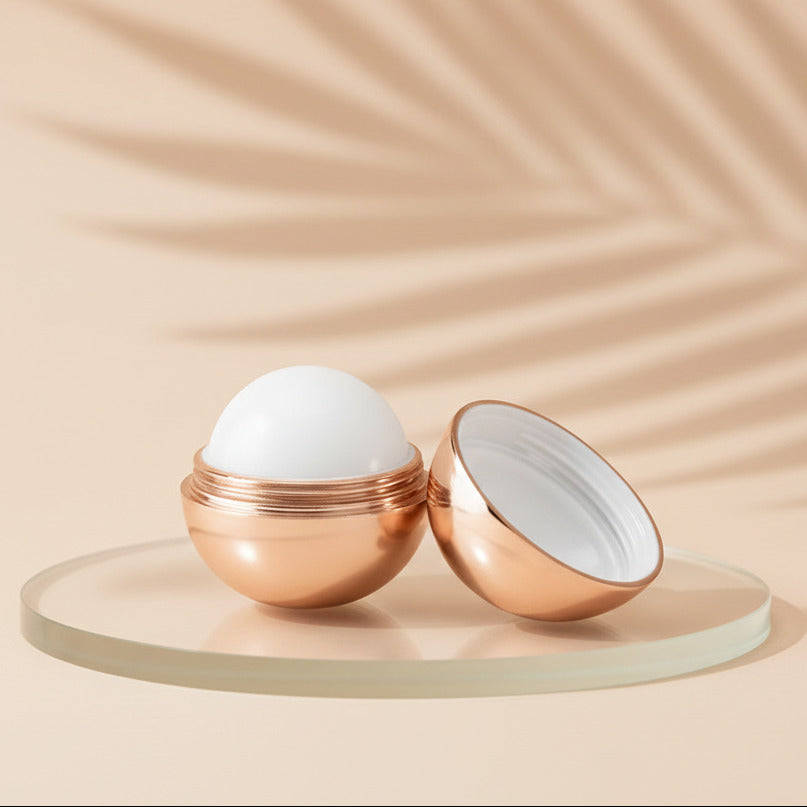 Baume à lèvres Dorésun SPF 15 : hydrate, protège et sublime les lèvres avec un parfum coco irrésistible et une finition satinée. Testé dermatologiquement.